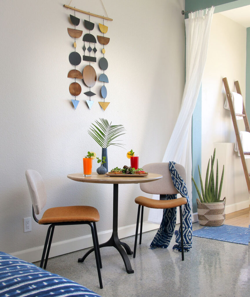 King Spa Suites Dining Area