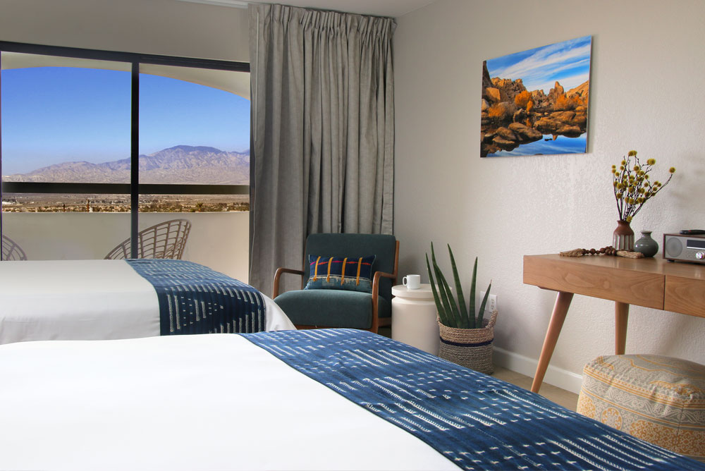 West Balcony King Queen Azure Palm Room