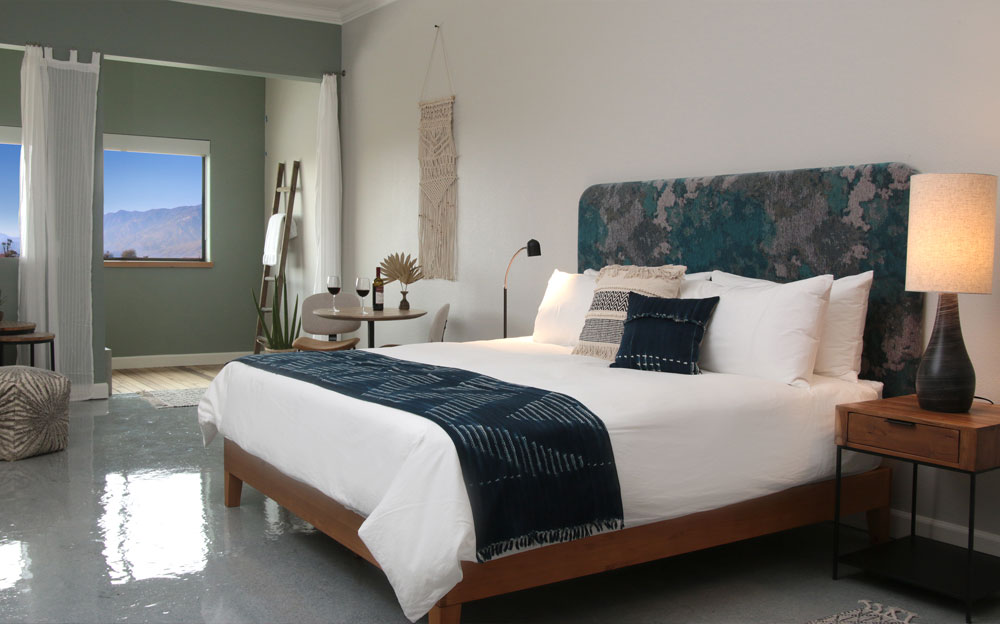 KING SPA SUITE - With 10 ft ceilings and over 500 sq feet, our King Spa Suites offer all the luxury amenities you’ll need for a rejuvenating, blissful retreat.